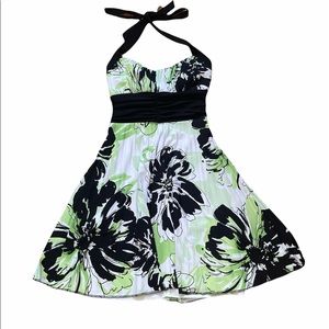 🌴 Small Tropical floral backless dress perfect for vacation